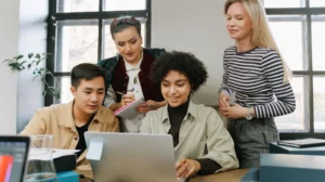 How Do Startups Plan Press Release Distribution for Media?