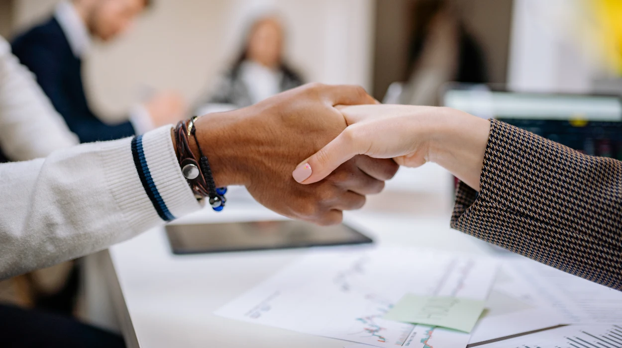 Editorial Integrity vs Commercial Growth How to Balance 2 Key Partnership Goals