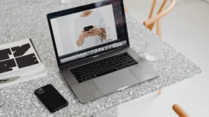 How E-commerce Brands Drive Product Page Traffic with Banner Ads
