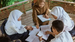 How Education Brands Guide Students Using Program Awareness Banner Campaigns