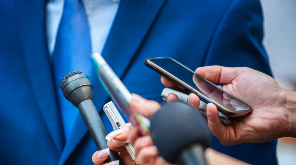 8 UK Media Gatekeepers Journalists Block by Default in 2026