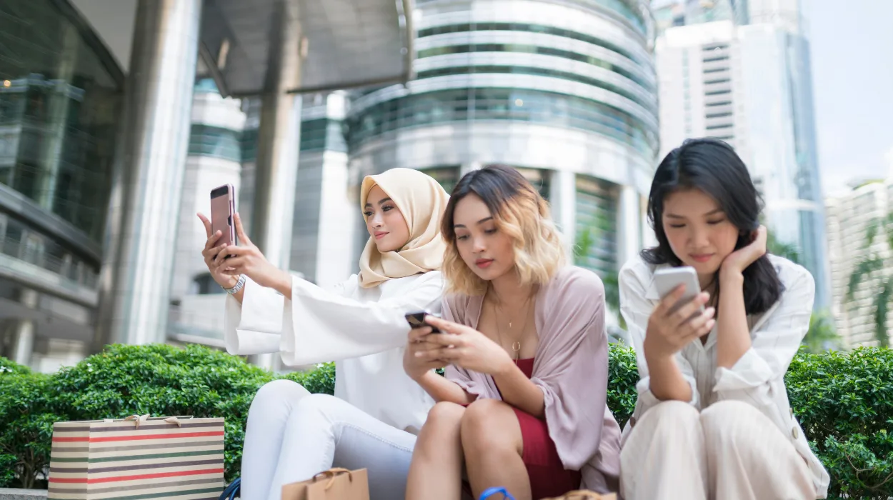 91% of UK Consumers Discover Trends Through Media: What Brands Are Missing