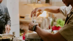 Cloud Kitchen Ads That Convert Menu Browsers Into Active Orders