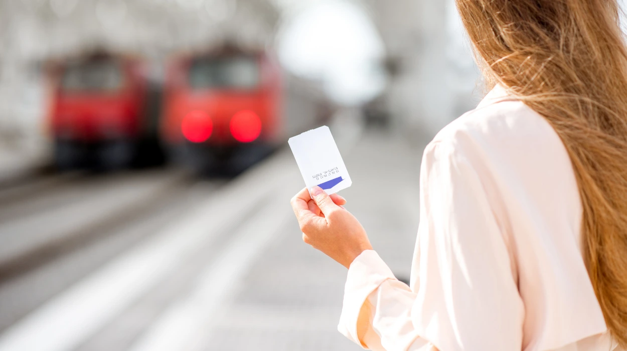 How Ticketing Platforms Nurture Buyers Using Event Reminder Ads