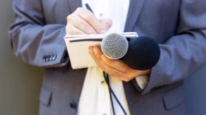 How to Write a Press Release Headline Under 12 Words That Beats AI Filters