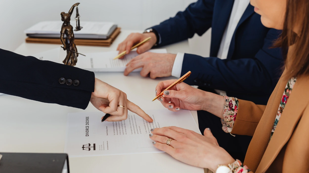 Banner Advertising Contract Essentials: What UK Brands Must Negotiate Before Signing