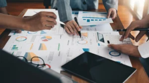 How Industry Analysts Discover and Evaluate Disruptive HealthTech Innovators