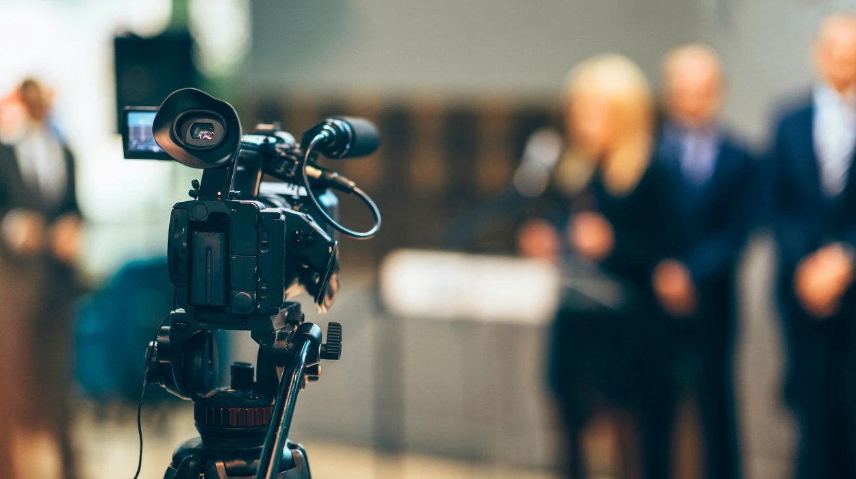 How Embargoes Time Event Coverage Across 15 News Sites