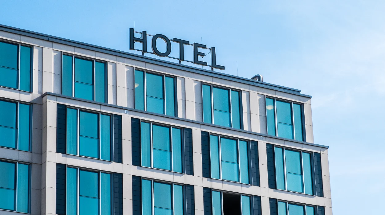 How High-Authority Lifestyle Backlinks Resurrect Foot Traffic for Struggling Local Hotels