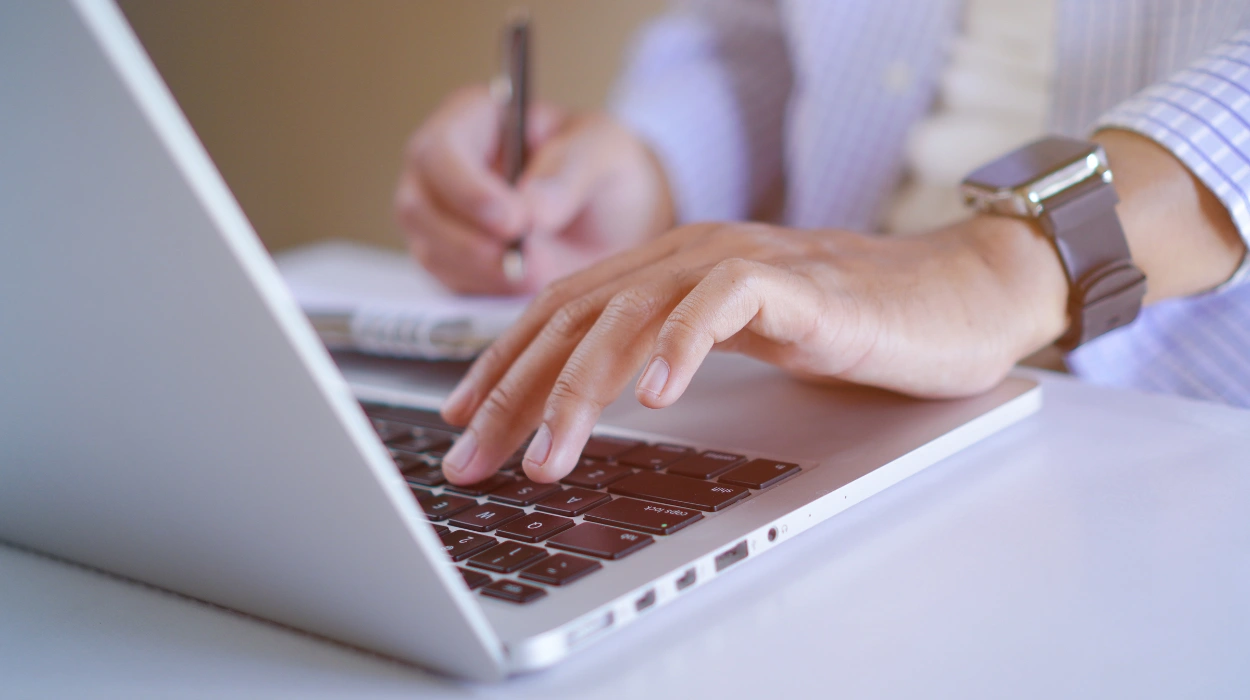 Sponsored Content and GEO: How to Write Articles That Win AI Overview Citations